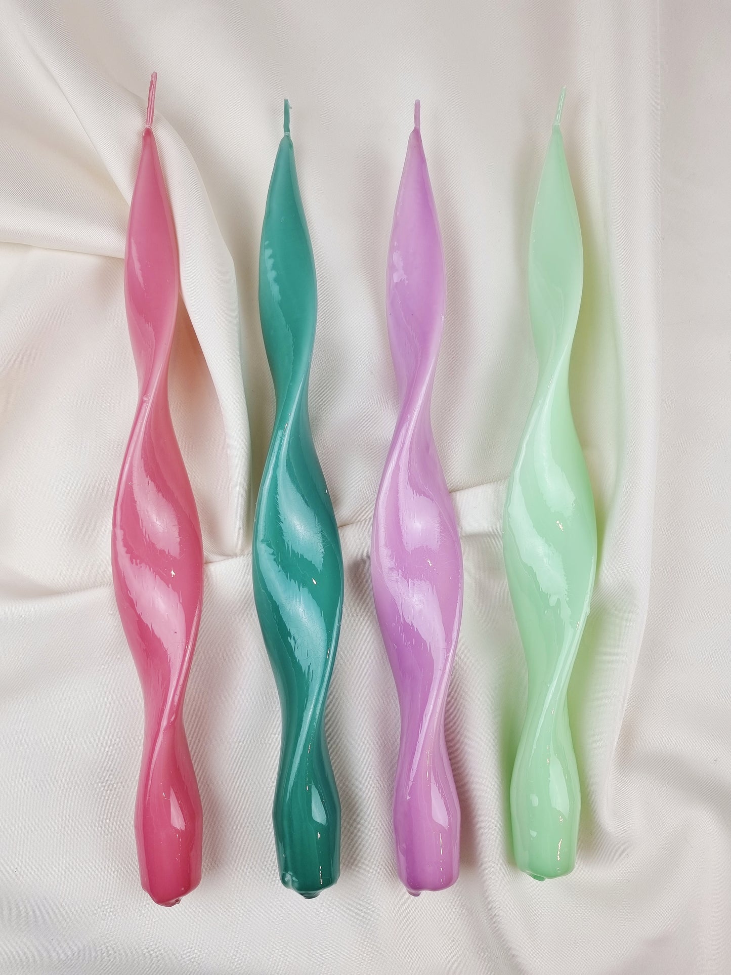 GLOSSY TWISTED CANDLE RIBBON